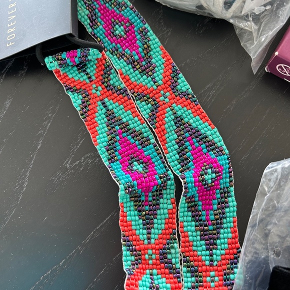 Hair Accessories new never worn - Picture 3 of 5